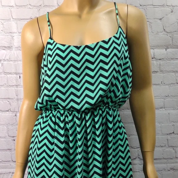 Women's Miami size Large black & mint green Chevron print sleeveless dress - Picture 3 of 8